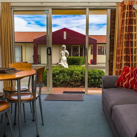 Bella Tuscany Motor Lodge เนเปียร์ ภายนอก รูปภาพ