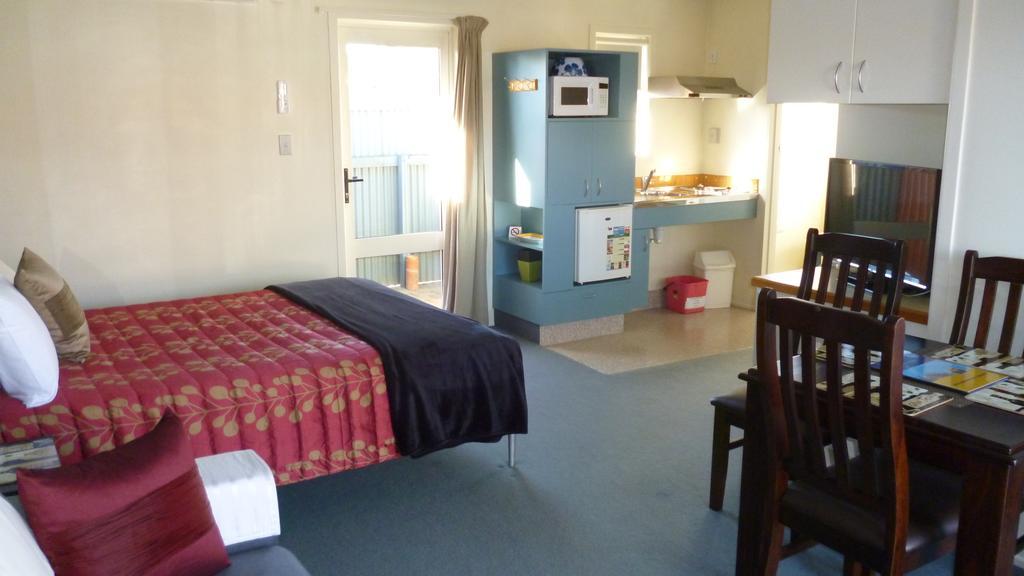 Bella Tuscany Motor Lodge เนเปียร์ ภายนอก รูปภาพ