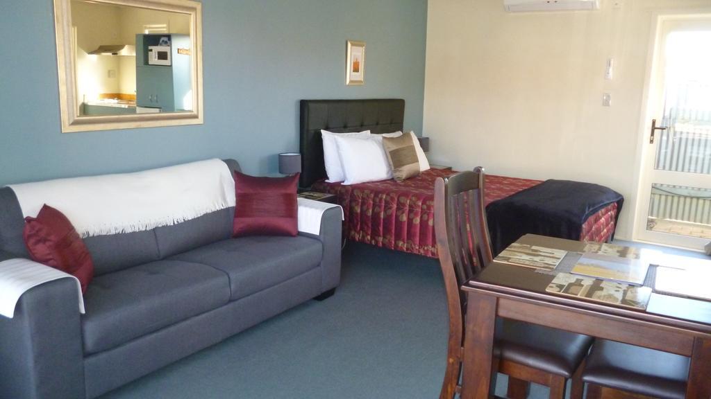 Bella Tuscany Motor Lodge เนเปียร์ ภายนอก รูปภาพ